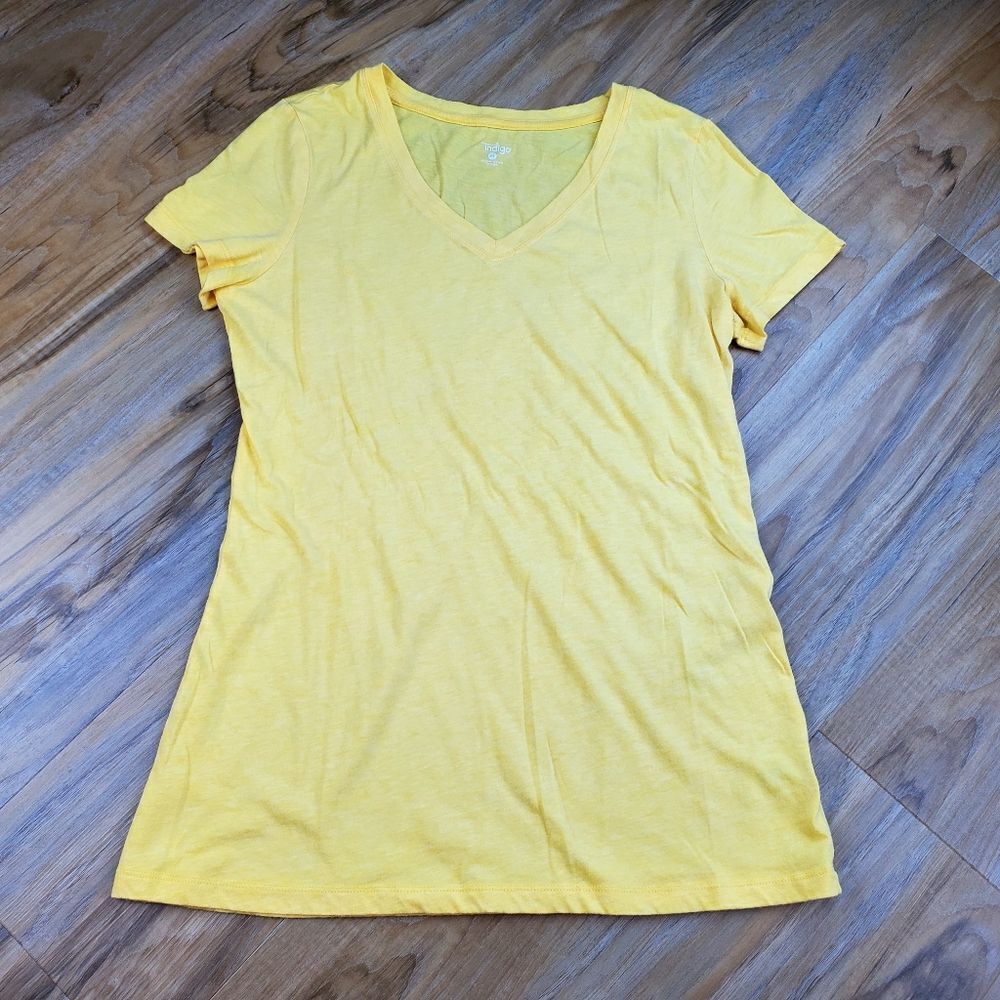 ☔️💜Indigo Yellow Vneck Rayon Blend Short Sleeve Top Medium